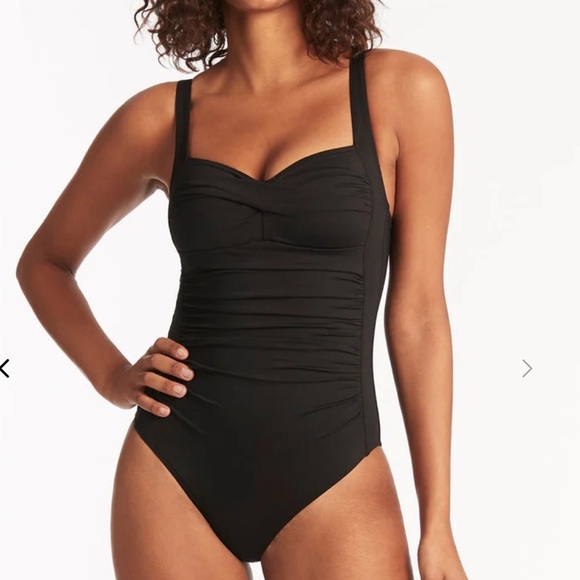 NWT SEALEVEL Eco Essentials Twist Front One Piece Black One-Piece Swimsuit - Picture 1 of 7